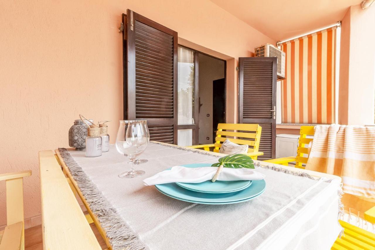 Apartamento Relax Family House al Mare Isola Rossa Exterior foto