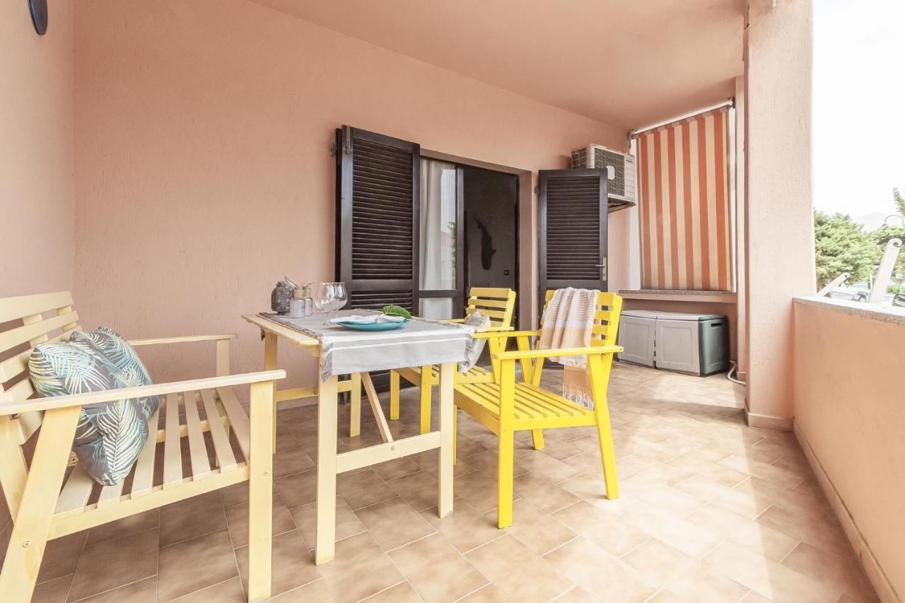 Apartamento Relax Family House al Mare Isola Rossa Exterior foto