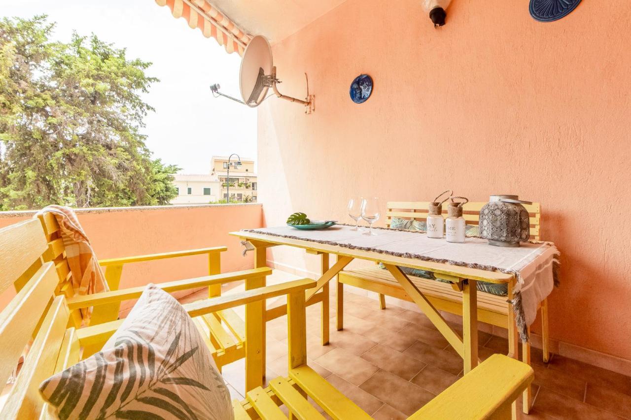 Apartamento Relax Family House al Mare Isola Rossa Exterior foto