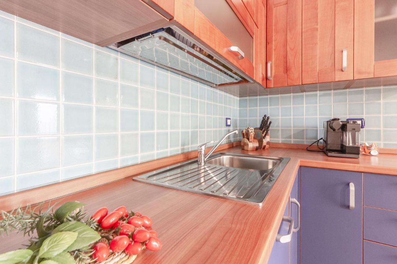 Apartamento Relax Family House al Mare Isola Rossa Exterior foto